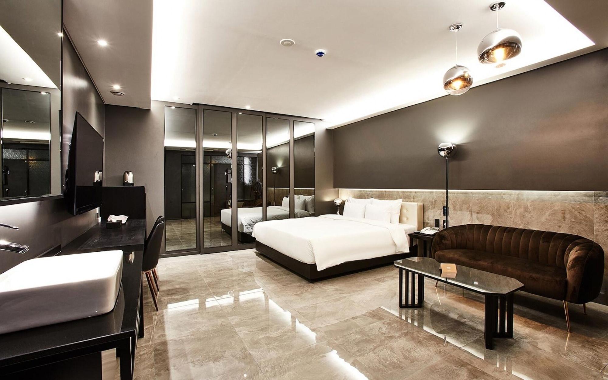 Hotel Wanted Инчон Екстериор снимка